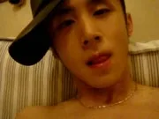 วัยรุ่นจีนโคตรน่ารักเลยโชว์ควย7นิ้วชักว่าวโชว์ควยเห็นหน้าตี๋ๆแบบนี้แต่ควยใหญ่ยาวจริงๆ