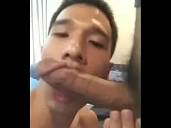 ตีเนียน แอบดูเพื่อน ชักว่าว น้ำแตก แถมถ่ายคลิปควยอีก แอ๊บแมนมันดีแบบนี้เอง เพื่อนก็หล่อ น่ากิน เห็นน